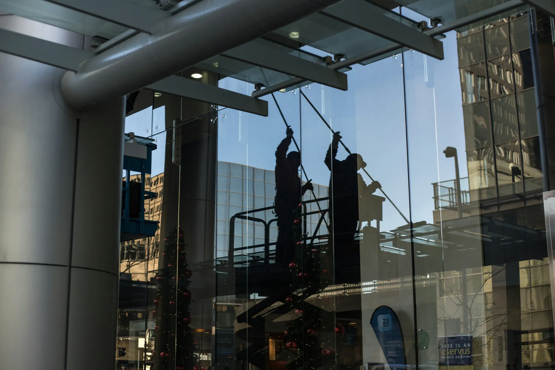 Lavage de vitres par un professionnel